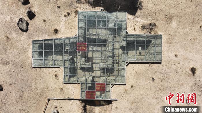 圖為被稱為“九層妖塔”的熱水墓群一號(hào)大墓。　馬銘言 攝