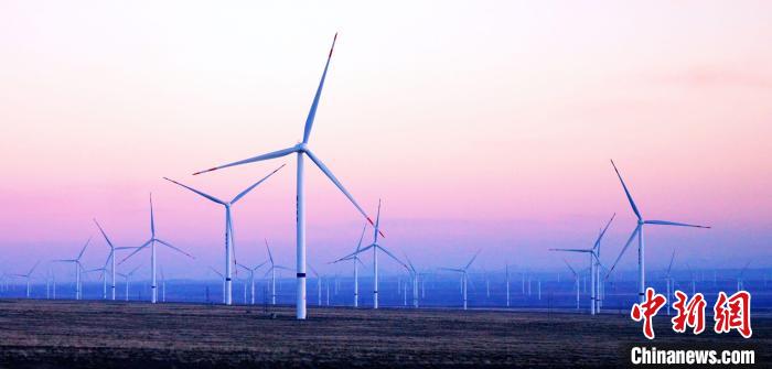 國網(wǎng)12年暖心相助:點亮黃河源頭萬家燈火