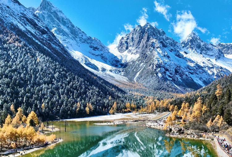 臺(tái)灣青年:尋美川藏線是令人震撼和難忘的旅程