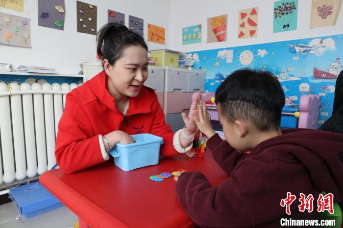 青海西寧:特教老師用愛點亮孤獨癥兒童內心世界