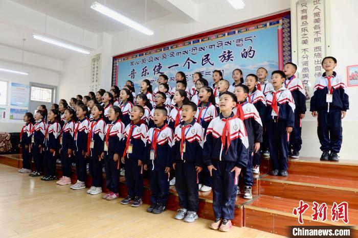 探訪四川巴塘雪域童聲合唱團(tuán)