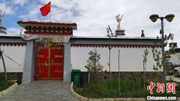 圖為群培新家外景?！垈?攝