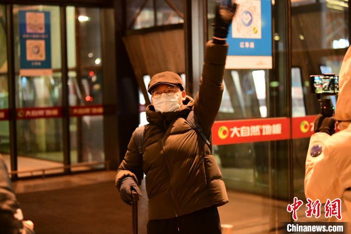 1月9日晚剛到沈陽?！¤F西區(qū)委宣傳部 攝