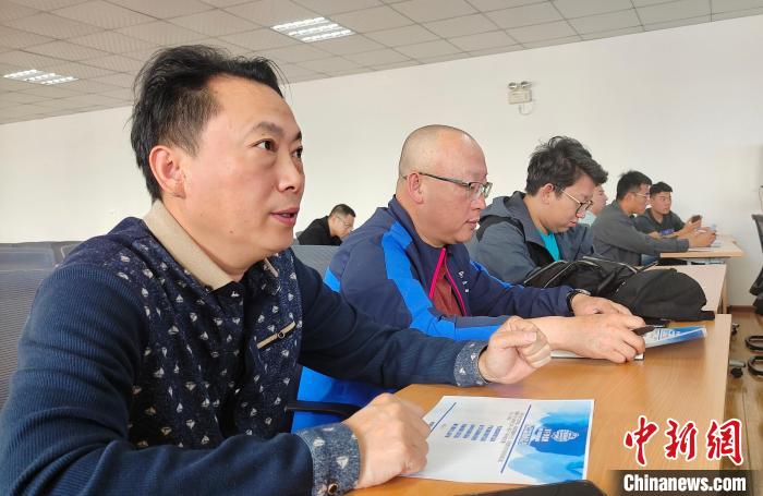 圖為培訓(xùn)會(huì)現(xiàn)場?！∝暽＠?攝