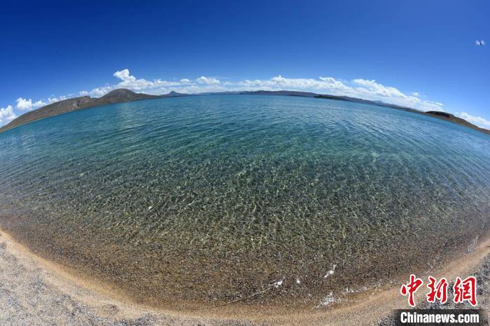 錯鄂湖水清澈透明?！?lt;a target='_blank' ></p><p  align=