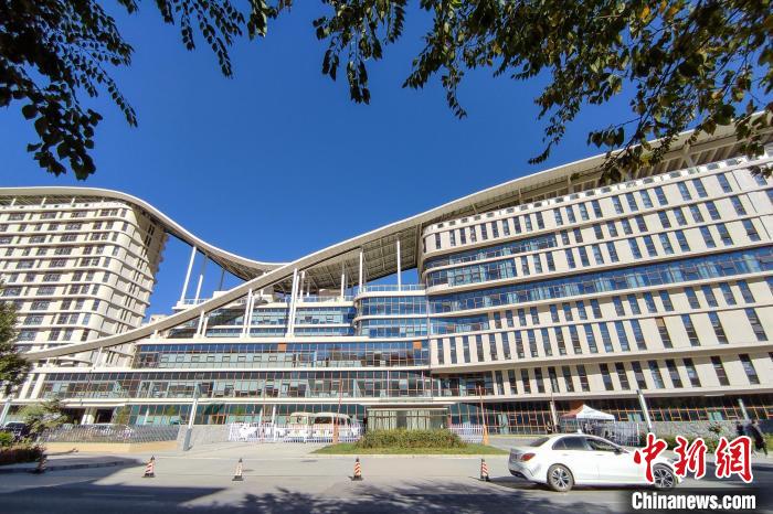 圖為西藏自治區(qū)婦產(chǎn)兒童醫(yī)院，該院填補了西藏沒有省級兒童醫(yī)院(婦幼保健院)的空白?！〗w波 攝