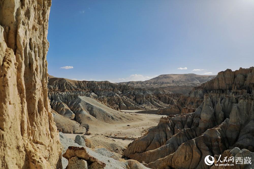 傍晚的札達(dá)土林。人民網(wǎng) 李海霞攝