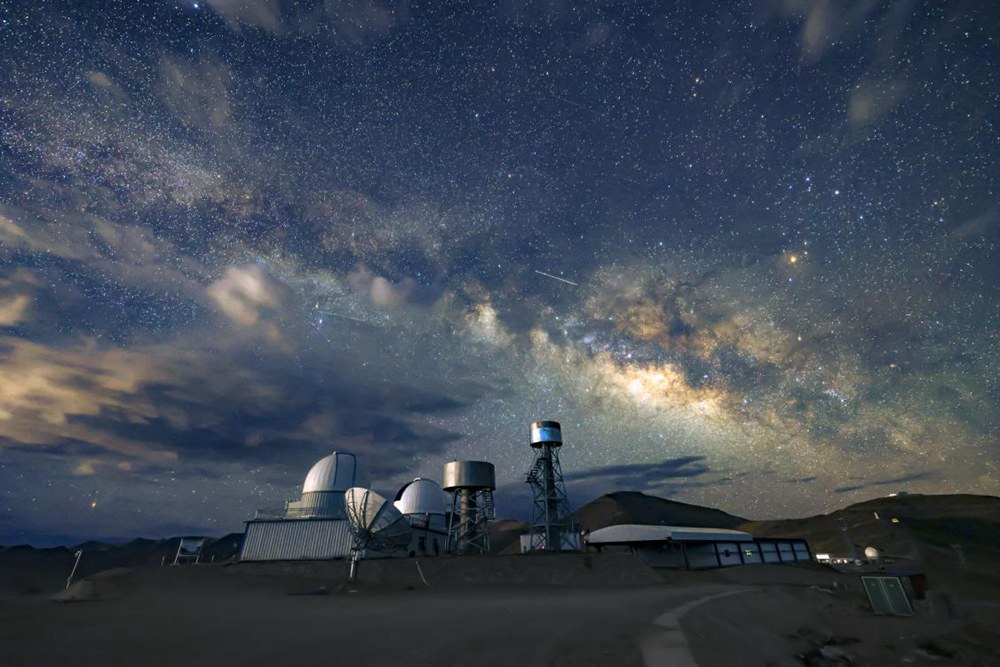 絕美暗夜星空。貢覺(jué)群培攝