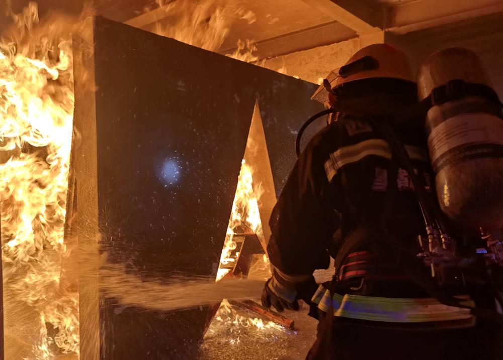 真火內(nèi)攻實(shí)操訓(xùn)練。