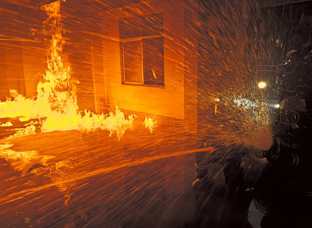 滅火救援演練，畫面震撼。