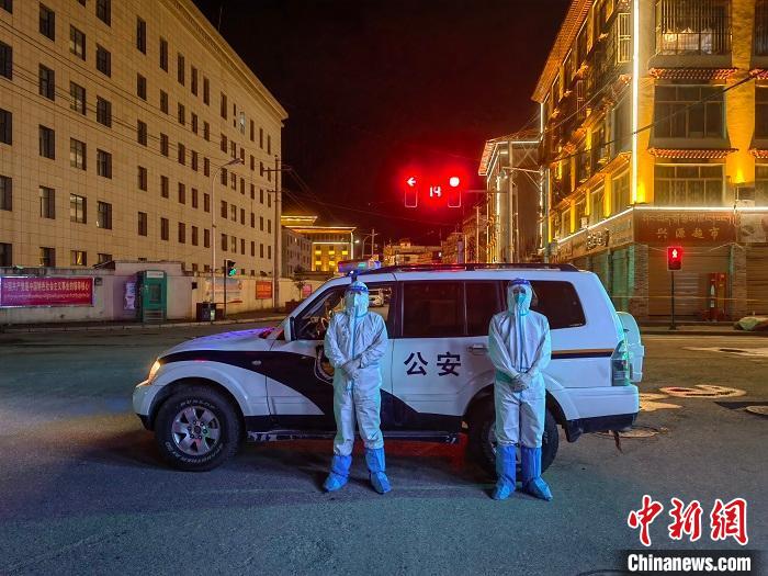 西藏吉?。菏匾坏缻徸o一座城