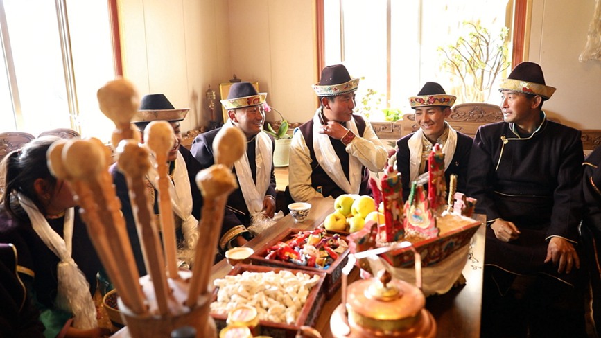 齊聚一堂，迎“古突”之夜。