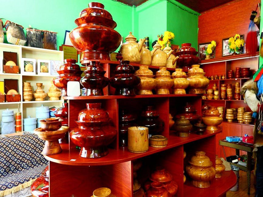 藏地木碗成品。