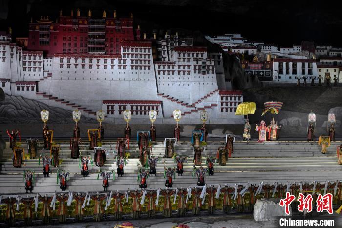 3月17日，西藏拉薩，《文成公主》大型史詩劇演出現(xiàn)場?！±盍?攝