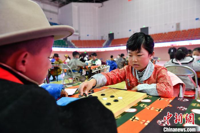 圖為比賽現(xiàn)場?！∝暩聛硭?攝