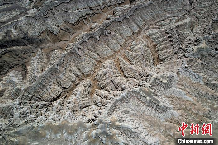 4月5日，西藏阿里札達(dá)土林。(無(wú)人機(jī)照片) 李林 攝