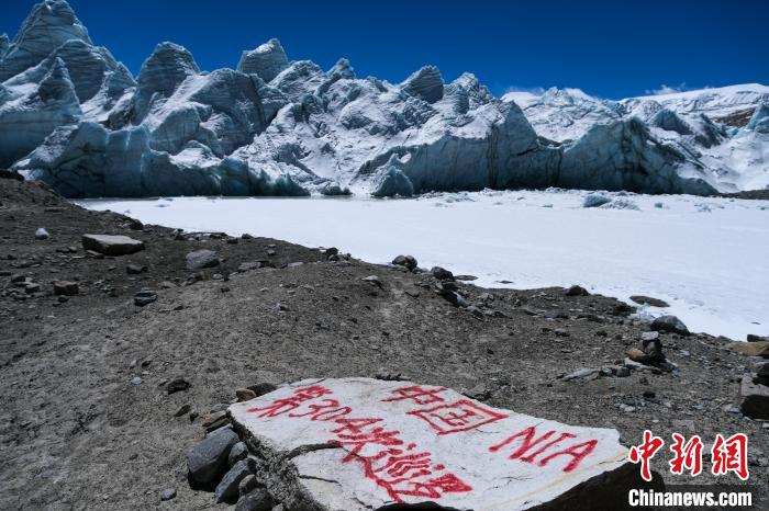 普瑪江塘邊境派出所民輔警巡邏標(biāo)記。　江飛波 攝