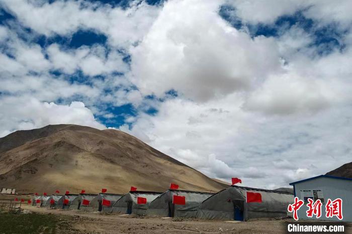 圖為西藏康馬縣的高原溫室大棚。　劉建軍 攝