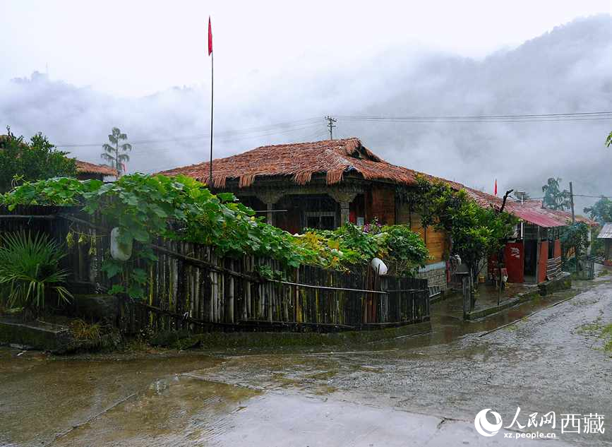 門巴族的特色庭院。