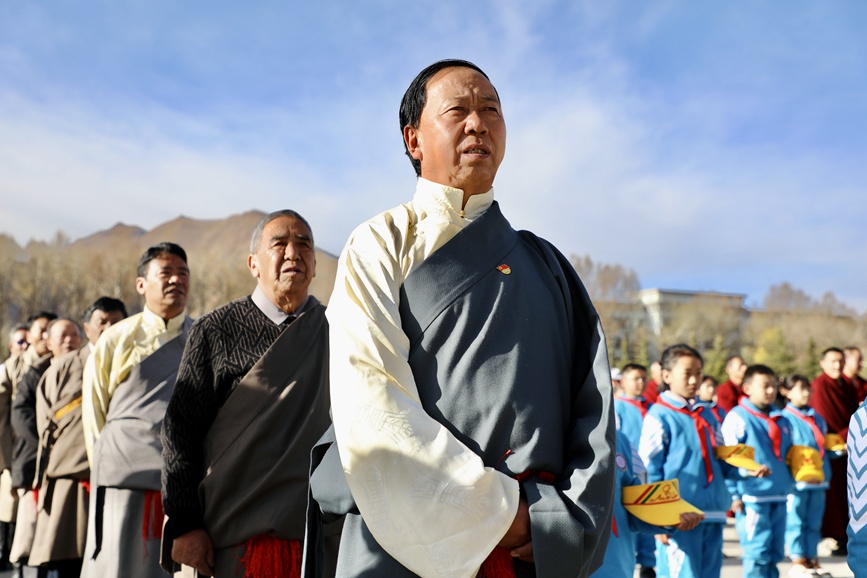 “升國(guó)旗、唱國(guó)歌”儀式現(xiàn)場(chǎng)。