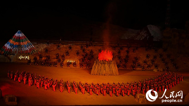 《文成公主》大型史詩劇演出現(xiàn)場。人民網(wǎng)記者 劉凡攝