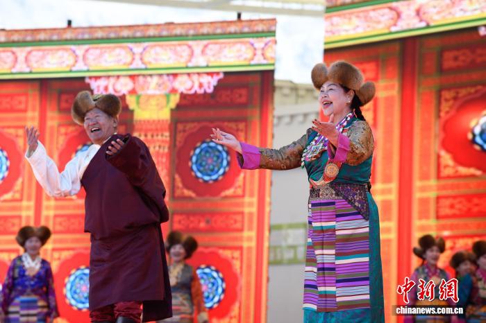 （新春見聞）西藏拉薩：藏鄉(xiāng)歡歌賀新年民族團(tuán)結(jié)慶新春