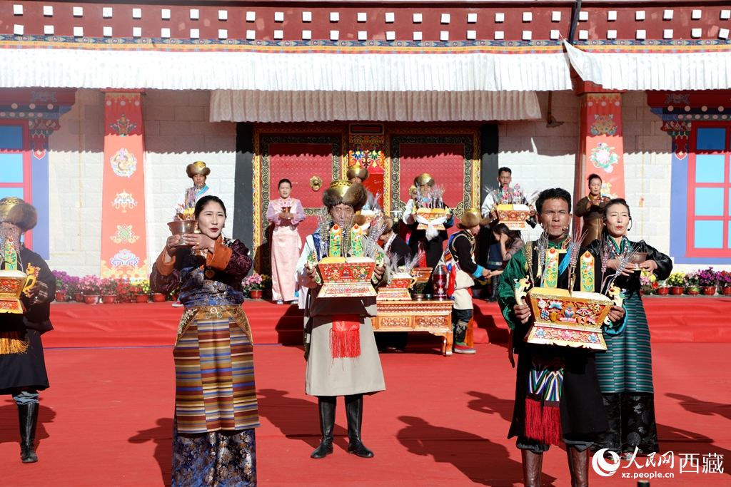 雅礱“村晚”鬧新春。人民網(wǎng)記者 吳雨仁攝