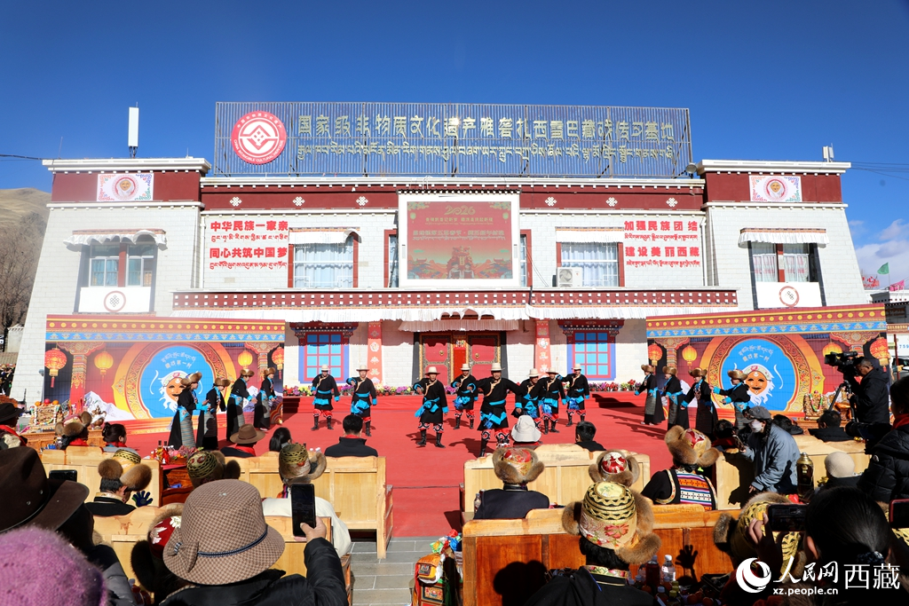 雅礱“村晚”鬧新春。人民網(wǎng)記者 吳雨仁攝