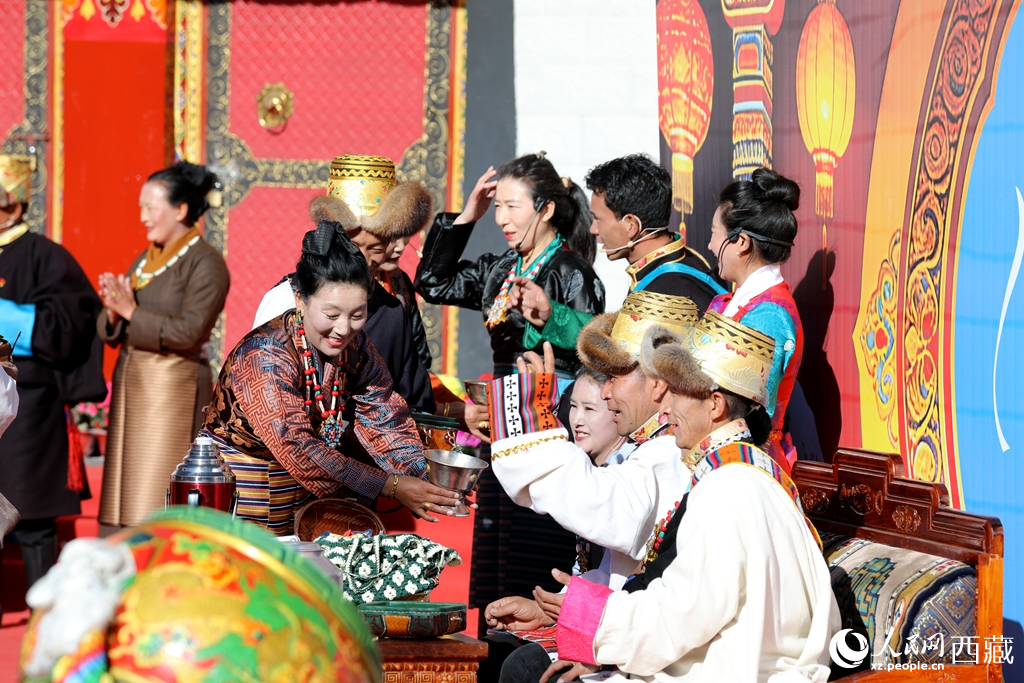 雅礱“村晚”鬧新春。人民網(wǎng)記者 吳雨仁攝