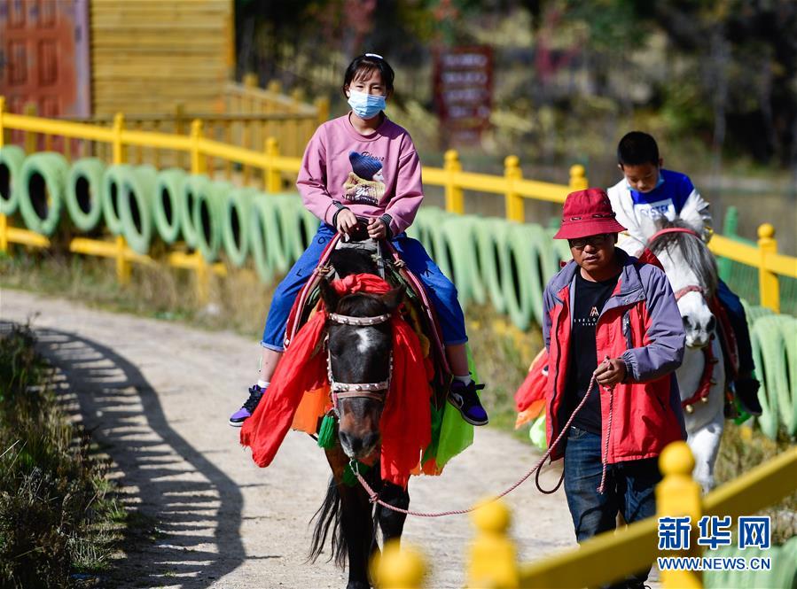 （全面建成小康社會(huì)“百城千縣萬(wàn)村調(diào)研行”·圖文互動(dòng)）（2）青?？?yáng)村：“光棍村”的華麗轉(zhuǎn)身