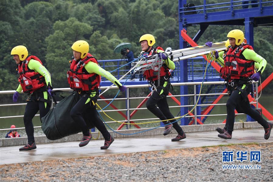 (社會)(1)全國森林消防隊伍“火焰藍”首屆特種救援技能比武舉行
