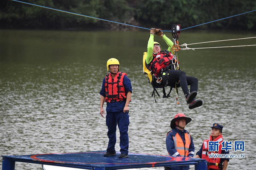 (社會)(6)全國森林消防隊伍“火焰藍”首屆特種救援技能比武舉行