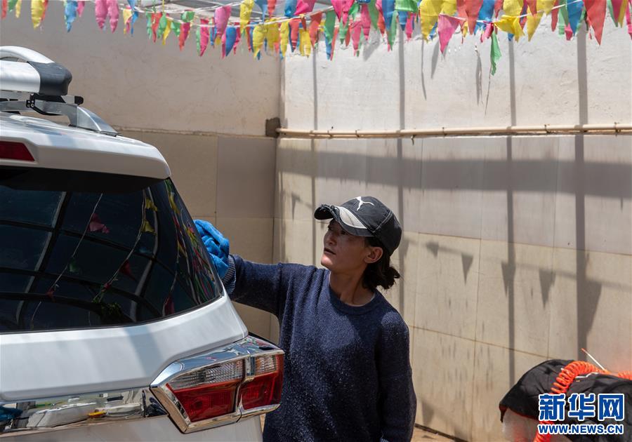 (圖文互動)(3)“打工妹”變“女老板”——藏北牧民桑旦康珠的創(chuàng)業(yè)致富路