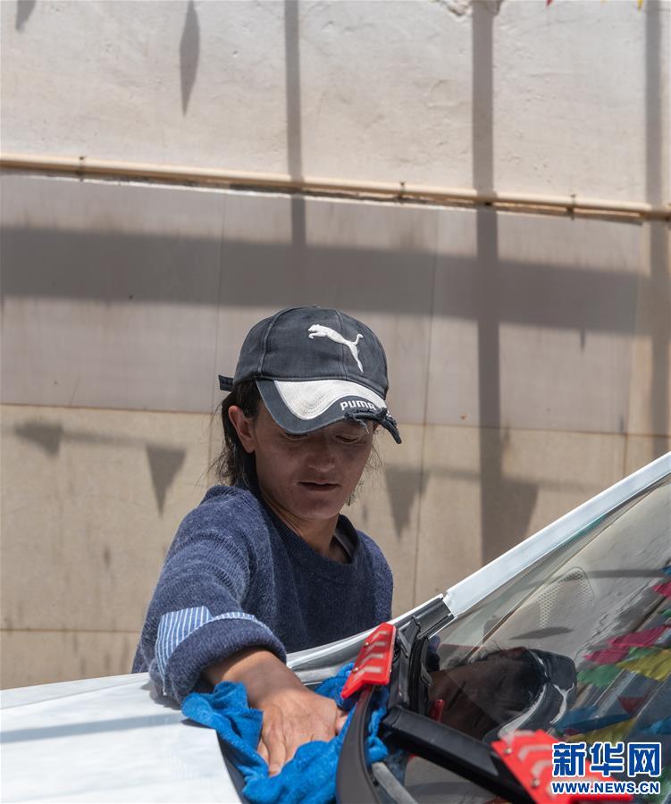 (圖文互動)(4)“打工妹”變“女老板”——藏北牧民桑旦康珠的創(chuàng)業(yè)致富路