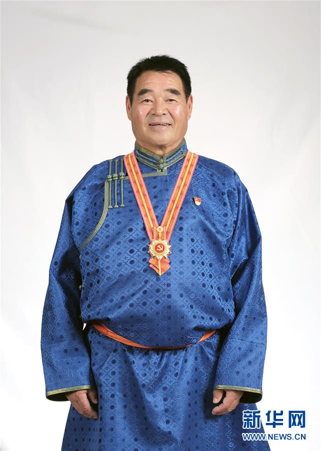 （奮斗百年路　啟航新征程·“七一勛章”獲得者·圖文互動）（1）“草原之子”廷·巴特爾：讓草原綠起來，幫牧民富起來