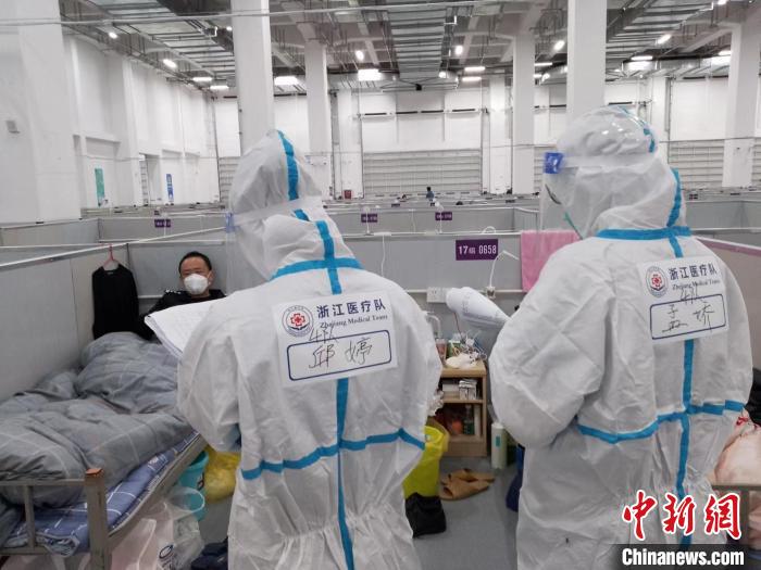 戰(zhàn)疫青年守“滬”記:方艙是托起生命與愛(ài)的方舟