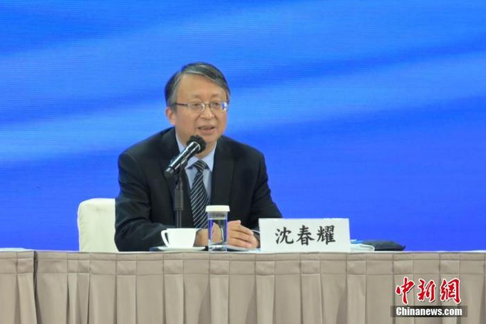 12月3日，香港特區(qū)政府在香港會(huì)議展覽中心舉行中共二十大精神宣講會(huì)，全國人大常委會(huì)法制工作委員會(huì)主任沈春耀和全國政協(xié)經(jīng)濟(jì)委員會(huì)副主任謝伏瞻出席作宣講。圖為沈春耀發(fā)言。 <a target='_blank' href='/'><p  align=